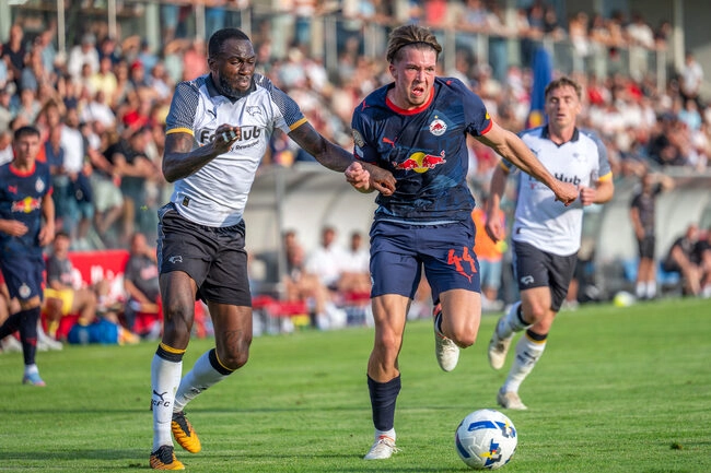 Màn so tài Brann vs Red Bull Salzburg