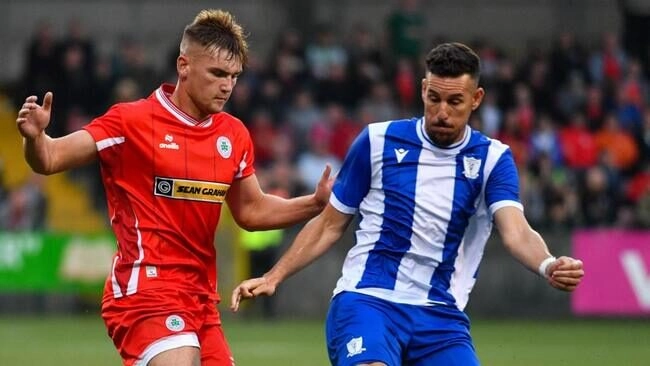 Màn đụng độ Cliftonville vs St Joseph’s FC
