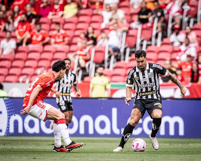 Màn so tài Santos vs Internacional (RS)